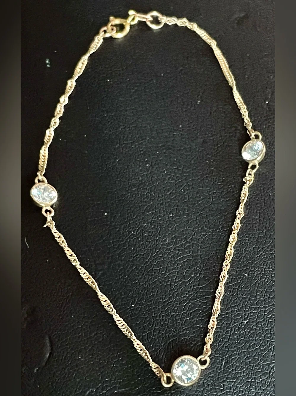 10KT Stamped YellowGOLD Bracelet with 3 CZ stones. Very Pretty. 1.08 grams. - Picture 8 of 14
